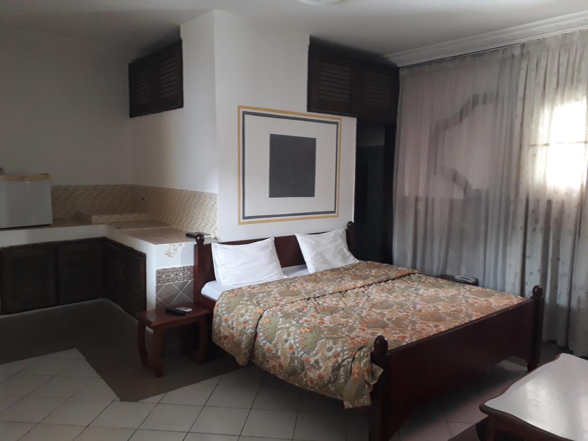 Hotel Residence Seven 7 Abidjan Ngoại thất bức ảnh