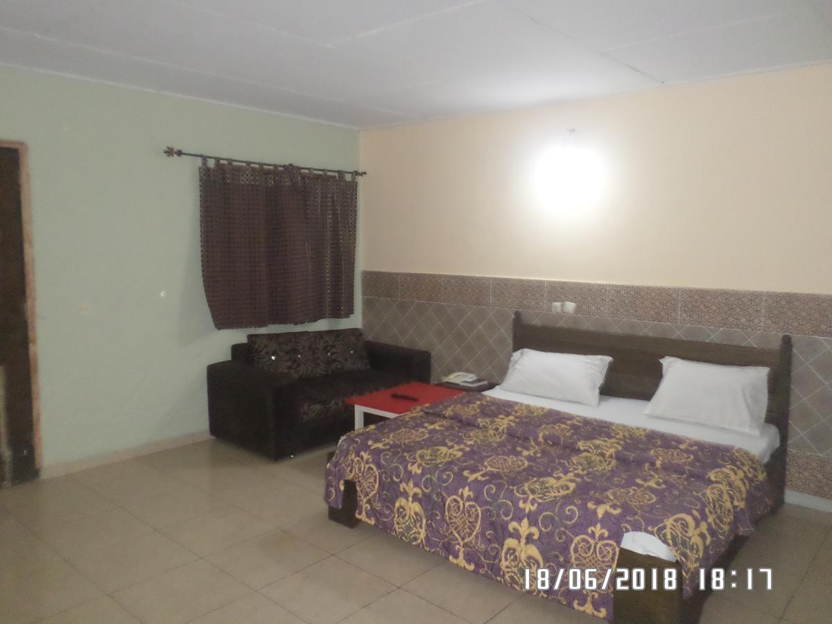 Hotel Residence Seven 7 Abidjan Ngoại thất bức ảnh